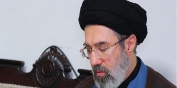 Udhëheqësi i ri suprem i Iranit deklarohet për herë të parë, por jo me zë
