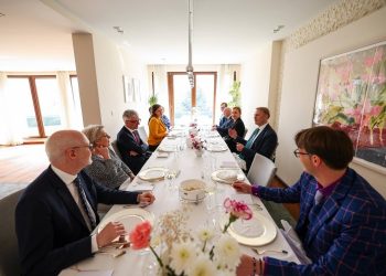 Gërvalla vlerëson rolin e ambasadorit Orav në marrëdhëniet Kosovë-BE