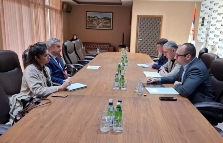 Hargreaves takon Listën Serbe: Ishin konstruktivë për Ligjin për të Huajt