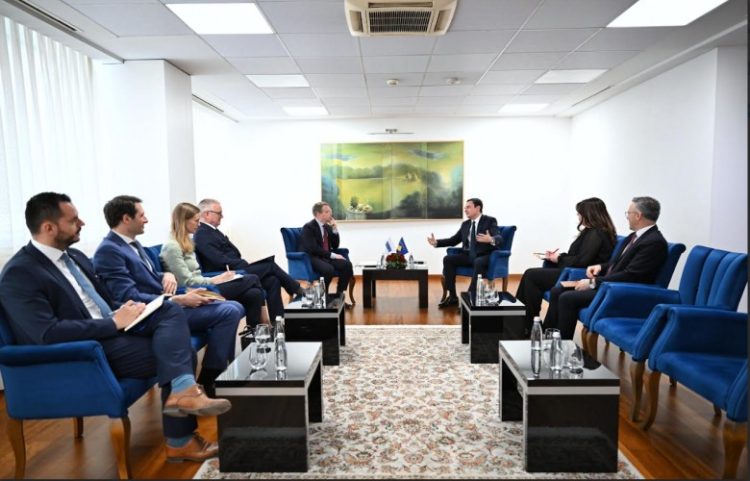 Kurti e Kamp flasin për zhvillimet lidhur me zbatimin e Ligjit për të Huajt