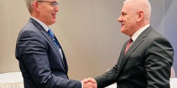 Sveçla takon zyrtarin e Komisionit Evropian në Forumin e Salzburgut, diskutohet për forcimin e sigurisë dhe lu*ftën kundër kr*imit