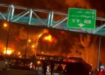 OBSH paralajmëron: Po bie shi i përzier me naftë në Iran