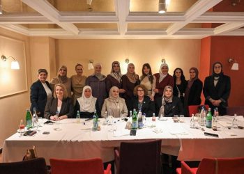 Kryeparlamentarja Haxhiu shtroi iftar për gratë e Departamentit të Grave të BIK
