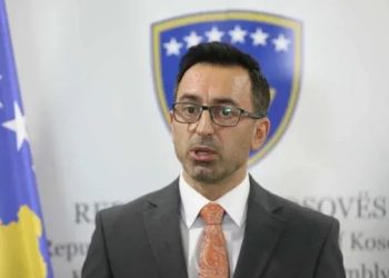 Të arr*estuarit për dallavere me patentë shoferë, Basha njofton se u prangos edhe ekzamineria e Ministrisë: E mirëpresim aksionin
