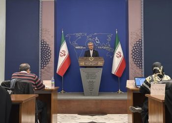 Irani mohon bisedimet me SHBA-në, paralajmëron kundër goditjes së infrastrukturës jetike