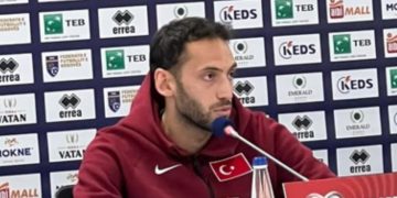 Hakan Çalhanoglu para ndeshjes me Kosoven: Kam shumë shokë shqiptarë, i di disa fjalë shqip