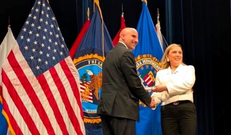 Majorja kosovare, Vjollca Hoti nderohet nga FBI