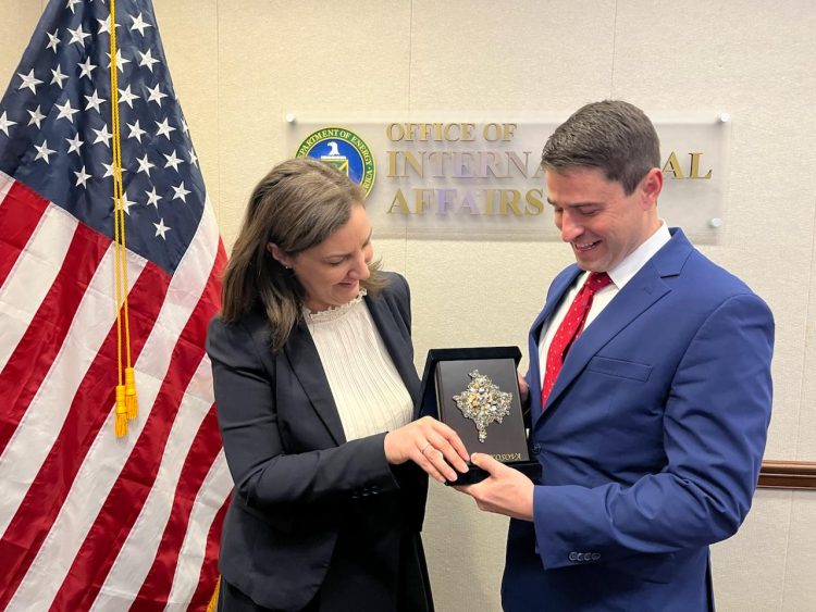 Rizvanolli përmbyll vizitën në Uashington, DC me takime në Departamentin e Energjisë dhe Departamentin e Shtetit