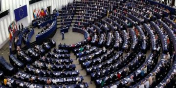 PE synon të ndalojë IA për imazhet me lakuriqësi