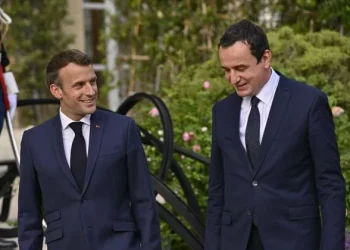 Kurti udhëton drejt Francës, ka një drekë pune me Macronin