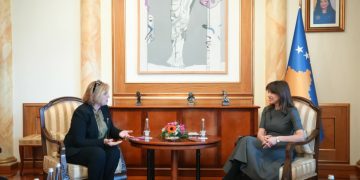 Haxhiu rithekson përkushtimin për avancimin e grave në Kosovë