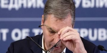 Analiza e DW: Lëkundjet e Vuçiqit në politikën e jashtme