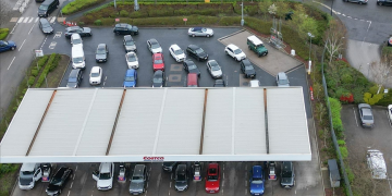 Mungesa të karburantit dhe radhë të gjata godasin qytetin Derby në Mbretërinë e Bashkuar