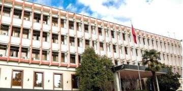 Ministria e Jashtme e Shqipërisë thirrje qytetarëve: Shmangni udhëtimet në Lindjen e Mesme