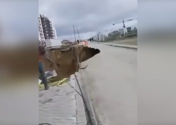 Shembet rruga “Malush Kosova” në Prishtinë, shkaktohet një gropë gjigante