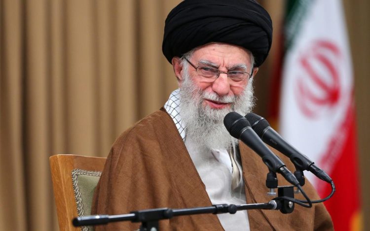 Si njoftuan televizionet iraniane për ekzekutimin e Khameneit? (VIDEO)