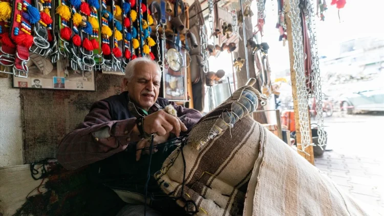 Mjeshtri turk mban gjallë trashëgiminë e gjyshit të tij në prodhimin e shaleve për mbi 50 vjet