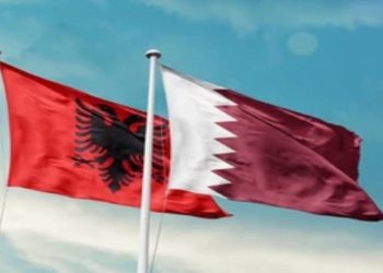 Ambasada në Katar thirrje shqiptarëve: Zbatoni me përpikëri udhëzimet