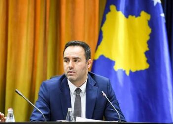 “Akt vandalizmi”: MPJD-ja dënon mbishkrimet “Kosova është serbi” në Ambasadën në Berlin