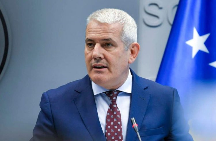 Sveçla: Kërcënimet e Vulinit nuk e zmbrapsin Kosovën