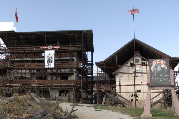 Epopeja e UÇK-së: 28 vjet nga rënia heroike e Jasharëve