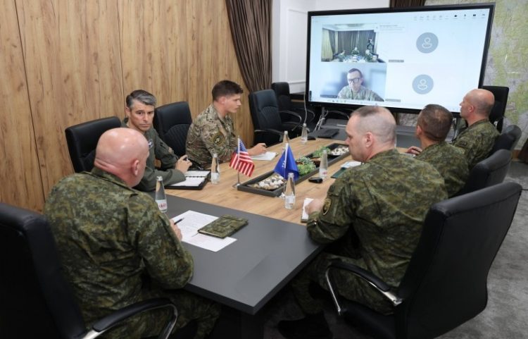 FSK diskuton me ISF për dislokimin në Gazë