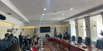 Përfundon takimi i presidentes me liderët e partive politike