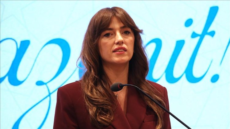 Haxhiu uron 7 Marsin: Mirënjohje për mësuesit që formojnë të ardhmen e vendit