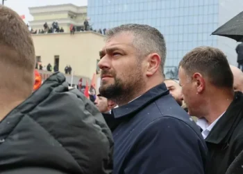 Emri i tij u përmend për postin e Presidentit, Andin Hoti del me reagim të gjatë publik