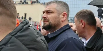 Emri i tij u përmend për postin e Presidentit, Andin Hoti del me reagim të gjatë publik