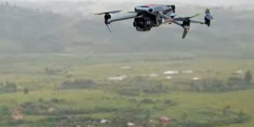 Dron i paidentifikuar në një zonë pyjore në Muqibabë, nis hetimi nga Policia