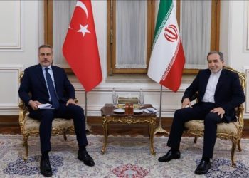 Kryediplomati turk homologut iranian: Shkelja e hapësirës ajrore të Turqisë është e papranueshme