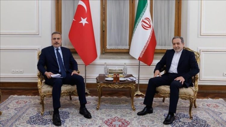 Kryediplomati turk homologut iranian: Shkelja e hapësirës ajrore të Turqisë është e papranueshme