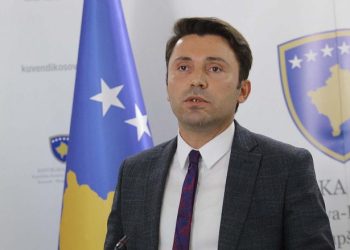 Rrustemi: Ambasadorët të mos ndërhyjnë në Gjykatën Kushtetuese