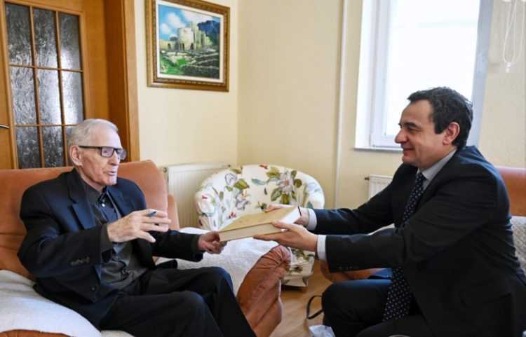 Kurti: Lufta çlirimtare e Kosovës, rezultat i sakrificës së shumë brezave