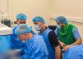 Për herë të parë në Kosovë realizohet ndërhyrja kirurgjikale minimal invazive PCNL për trajtimin e gurëve të mëdhenj në veshka