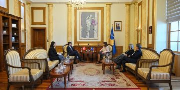 Haxhiu takon ambasadorin zviceran, theksohet bashkëpunimi Kosovë-Zvicër
