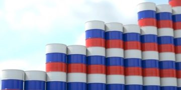 SHBA-ja lejonë përkohësisht blerjen e naftës ruse të mbajtur në det