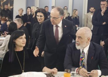 Rama dhe Linda shpërfillin çiftin presidencial