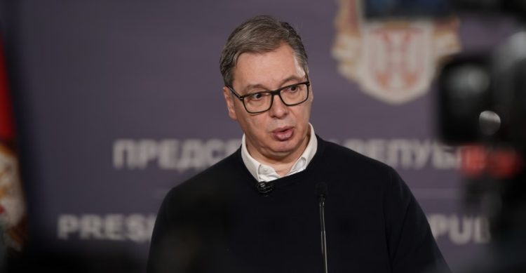 Vuçiqi shpreh shqetësim për bashkëpunimin ushtarak Kosovë–Shqipëri–Kroaci, e sheh si kërcënim për sigurinë e Serbisë