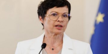 Marta Kos përballet me akuza për bashkëpunim me UDB-në