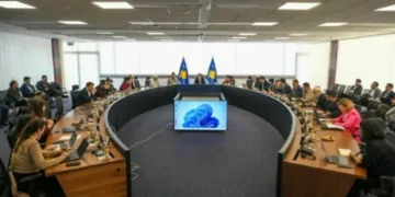 Kurti: Dita e dytë e takimit tërëditor të kabinetit qeveritar, projekte të mëdha e punë të mira na presin