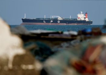 Trump u bën presion aleatëve për të siguruar Ngushticën e Hormuzit