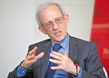 Serwer: Kush e dëgjon një vend që nuk mund të gjejë president?