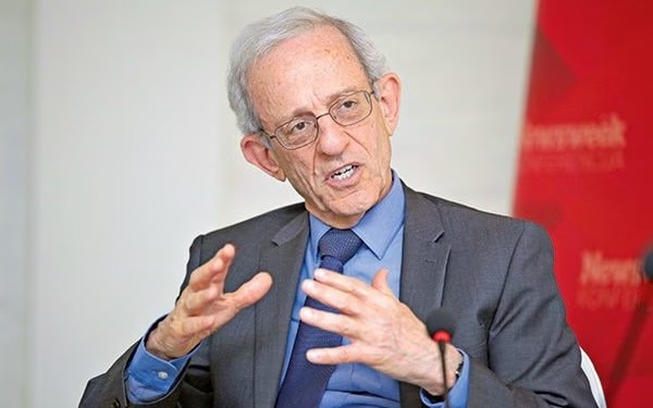 Serwer: Kush e dëgjon një vend që nuk mund të gjejë president?