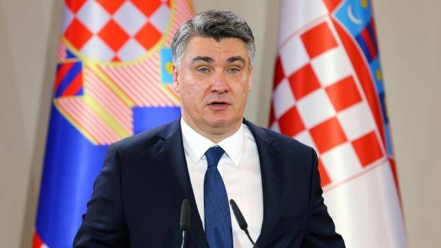 Presidenti kroat për armatosjen e Serbisë: Ata po furnizohen edhe me armë sulmi, kjo më shqetëson
