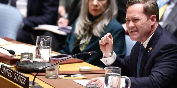 Ambasadori i OKB-së: Trump po shqyrton goditjen e qendrës së naftës në Iran