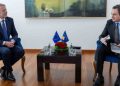Orav dhe Kurti reflektojnë mbi marrëdhëniet BE-Kosovë në takimin e lamtumirës