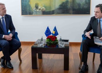 Orav dhe Kurti reflektojnë mbi marrëdhëniet BE-Kosovë në takimin e lamtumirës