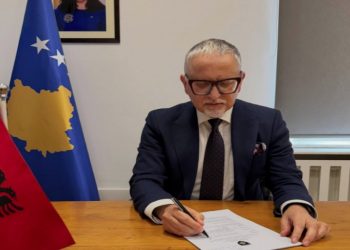 Vitia nënshkruan për vazhdimin e punimeve në Spitalin e Ferizajt